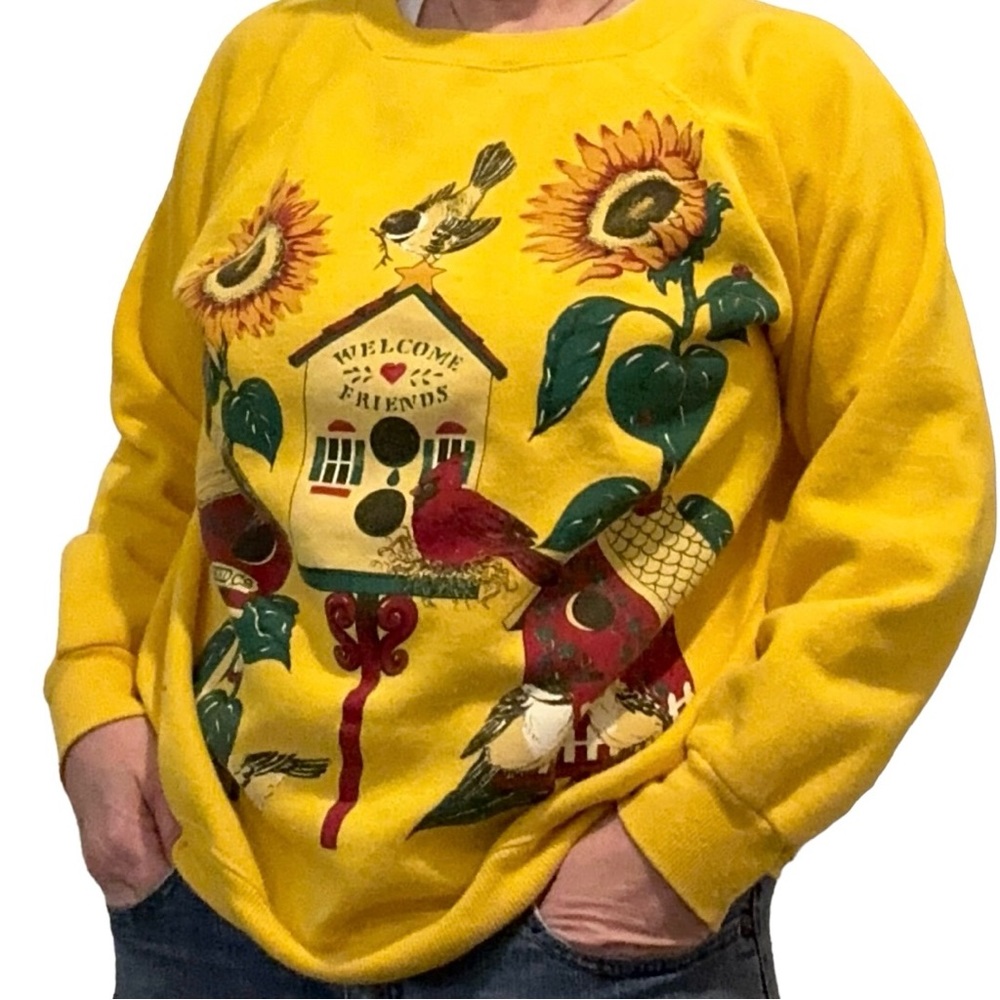 Hanes Welcome Friends Sweatshirt L